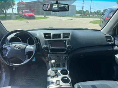 2013 Toyota Highlander SE