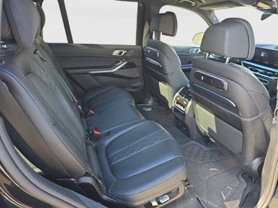 2025 BMW X7 M60i