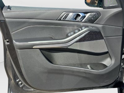 2025 BMW X7 M60i