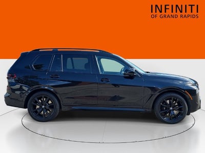 2025 BMW X7 M60i
