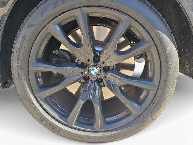 2025 BMW X7 M60i