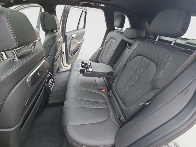 2025 BMW X5 M60i