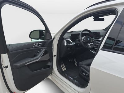 2025 BMW X5 M60i