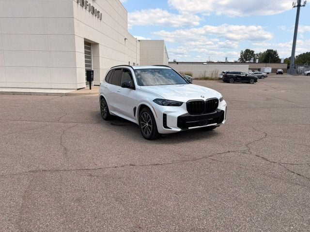 2025 BMW X5 M60i