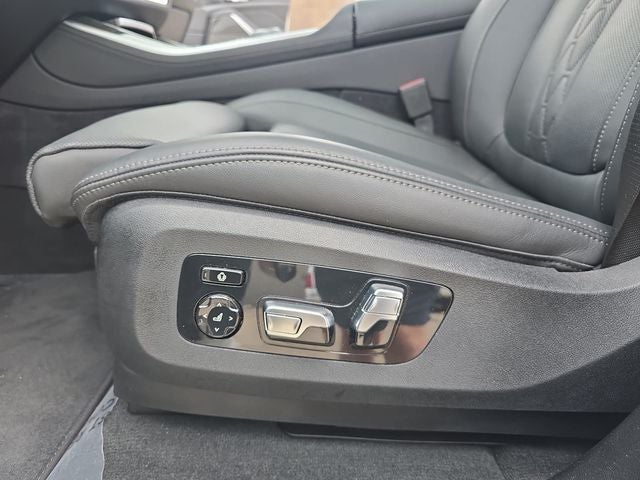2025 BMW X5 M60i