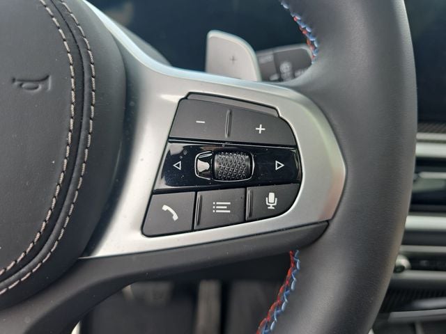 2025 BMW X5 M60i