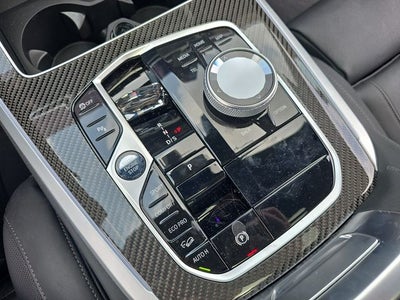2025 BMW X5 M60i