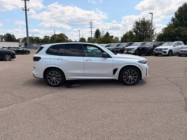 2025 BMW X5 M60i