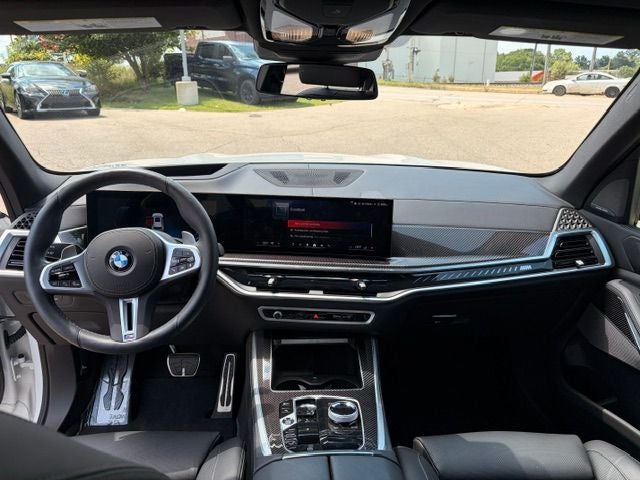 2025 BMW X5 M60i