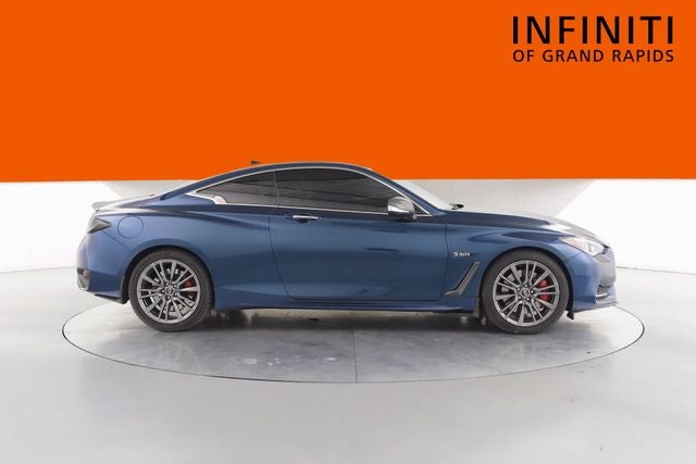 2017 INFINITI Q60 Red Sport 400