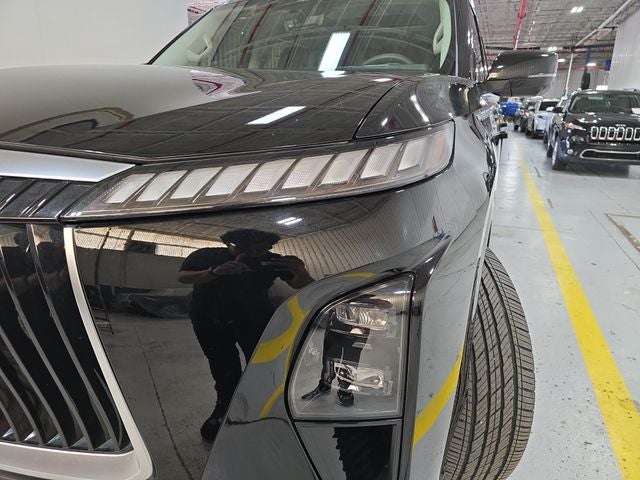 2025 INFINITI QX80 LUXE