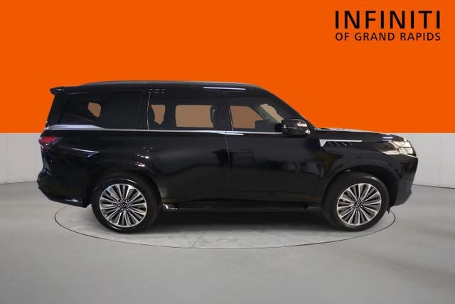 2025 INFINITI QX80 LUXE