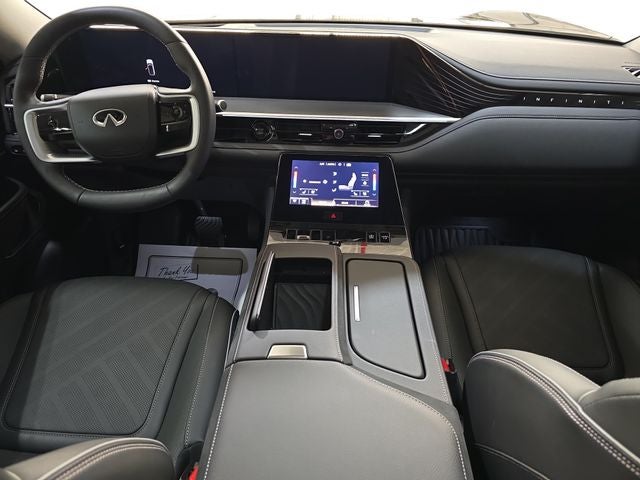 2025 INFINITI QX80 LUXE