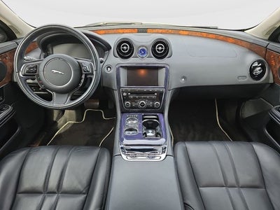 2013 Jaguar XJ Base