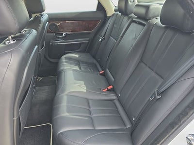 2013 Jaguar XJ Base