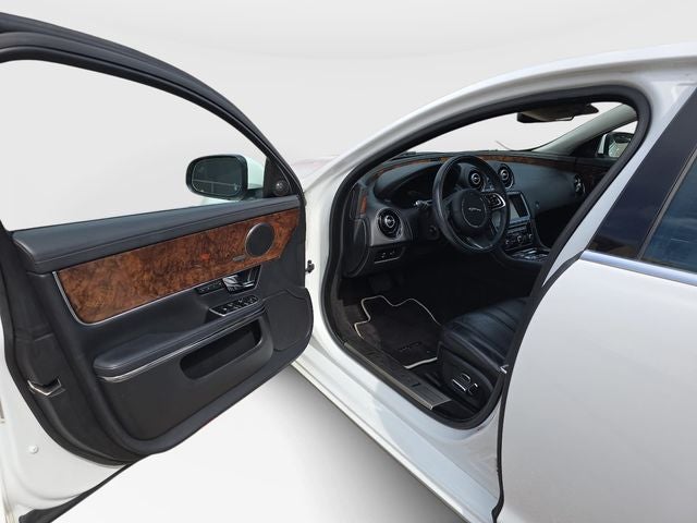 2013 Jaguar XJ Base
