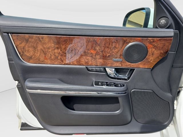 2013 Jaguar XJ Base