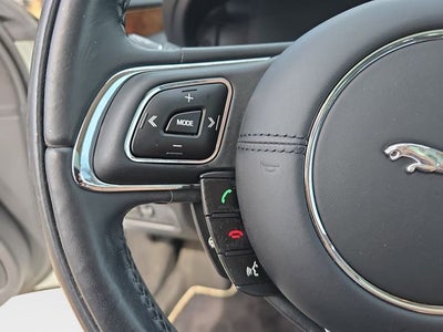 2013 Jaguar XJ Base