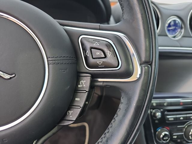 2013 Jaguar XJ Base