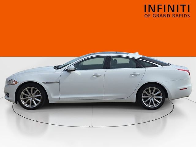 2013 Jaguar XJ Base