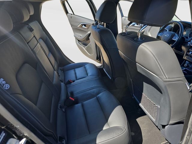 2018 INFINITI QX30 Premium