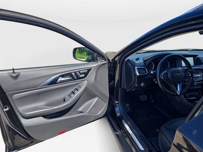 2018 INFINITI QX30 Premium