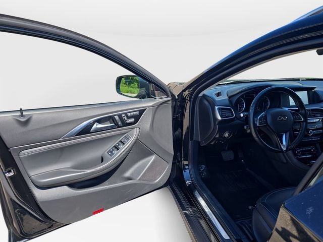 2018 INFINITI QX30 Premium