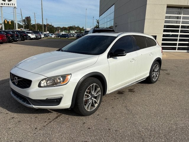 2016 Volvo V60 Base
