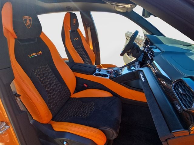 2022 Lamborghini Urus Pearl Capsule
