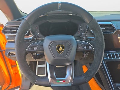 2022 Lamborghini Urus Pearl Capsule