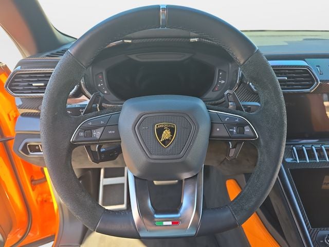 2022 Lamborghini Urus Pearl Capsule