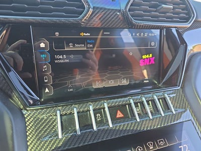 2022 Lamborghini Urus Pearl Capsule