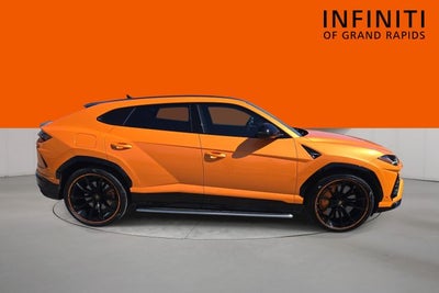 2022 Lamborghini Urus Pearl Capsule