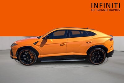 2022 Lamborghini Urus Pearl Capsule